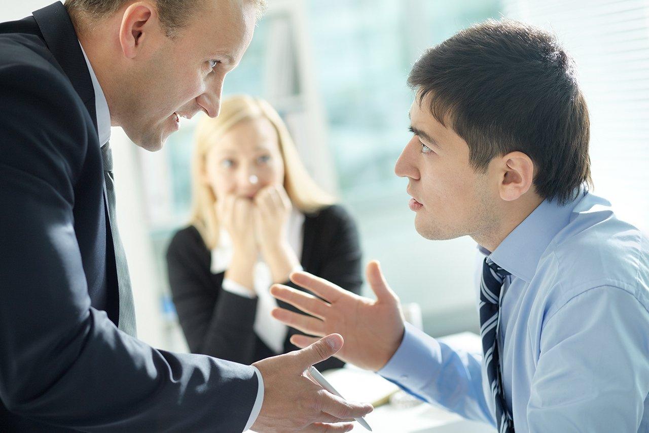 Mavie Work - Konfliktmanagement am Arbeitsplatz 2 - Blog Ein Konflikt besteht aus Meinungsverschiedenheiten. Shutterstock.com / Pressmaster