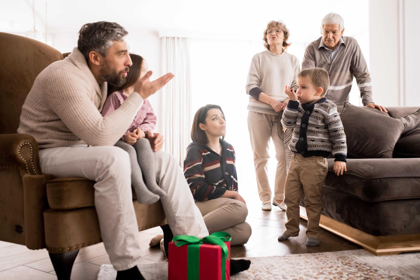 Mavie Work - Weihnachtsstress vermeiden 2 - Blog Frühzeitige Absprachen erleichtern die Planung innerhalb der Familie / seventyfourimages