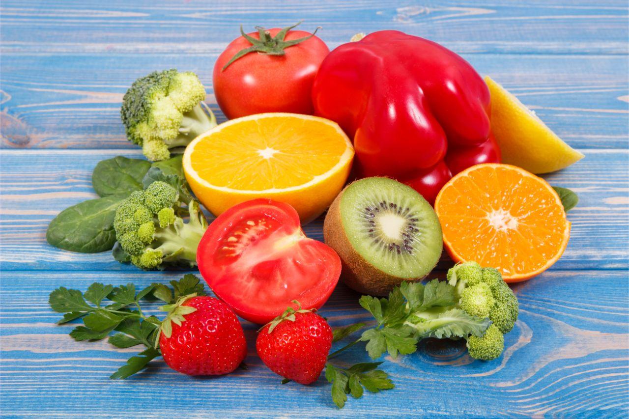 Mavie Work - Ascorbinsäure 3 - Blog Vor allem in Obst und Gemüse ist Ascorbinsäure enthalten.
Shutterstock.com / ratmaner