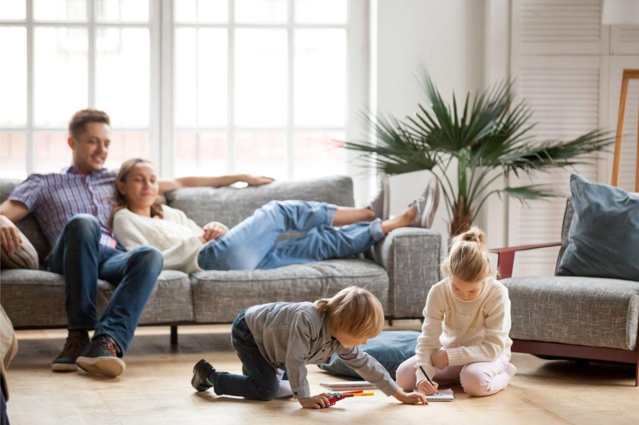 Mavie Work - Elternzeit verlängern 5 - Blog Die Elternzeit ist wichtig für die Bindung zwischen Eltern und Kindern. Shutterstock.com / fizkes