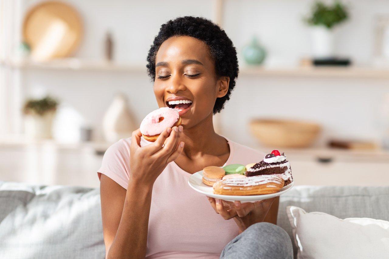 Mavie Work - Stoffwechsel ankurbeln 5 - Blog Um seinem Metabolismus anzukurbeln, sollte man einige Lebensmittel vermeiden. Dabei lohnt es sich einen Ernährungsplan zu erstellen. Prostock-studio / Shutterstock.com