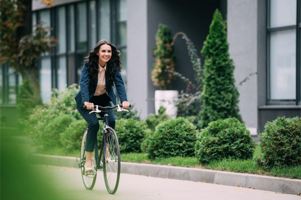 Mavie Work - Mit dem Fahrrad zur Arbeit 2 - Blog Shutterstock.com / LightField_Studios