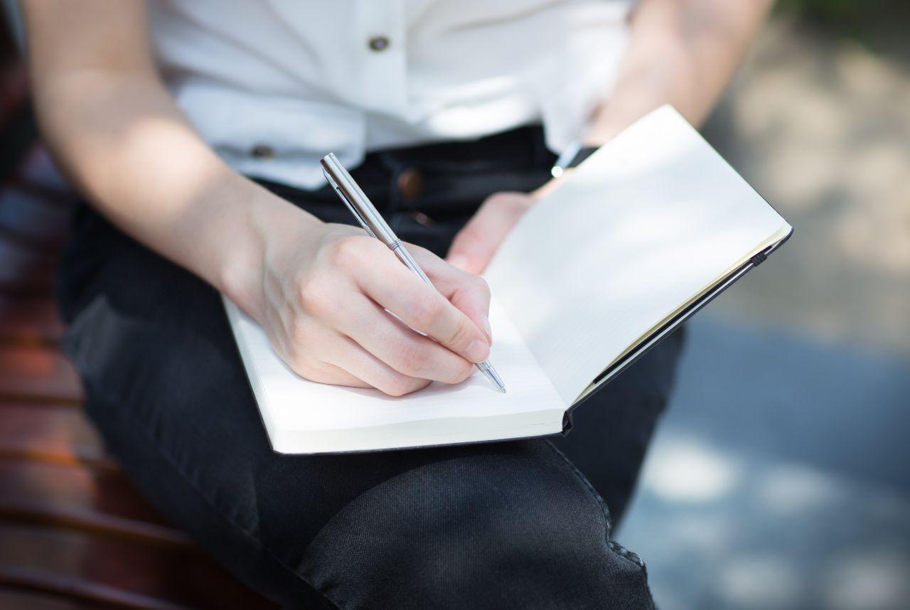 Mavie Work - Wie lange kann sich der Mensch konzentrieren 3 - Blog Menschen können nur vier bis sechs Stunden produktiv sein. Shutterstock.com / PKpix