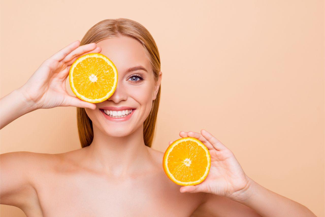 Mavie Work - Ascorbinsäure 2 - Blog Ascorbinsäure ist ein wasserlösliches Vitamin.
Shutterstock.com / Roman Samborskyi