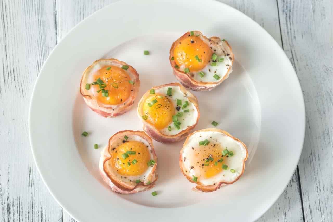 Mavie Work - einfache Diätrezepte 8 - Blog Bacon-Ei-Muffins sind nicht nur perfekt für eine Diät, sondern enthalten auch viele Proteine. Shutterstock.com / Alexander Prokopenko