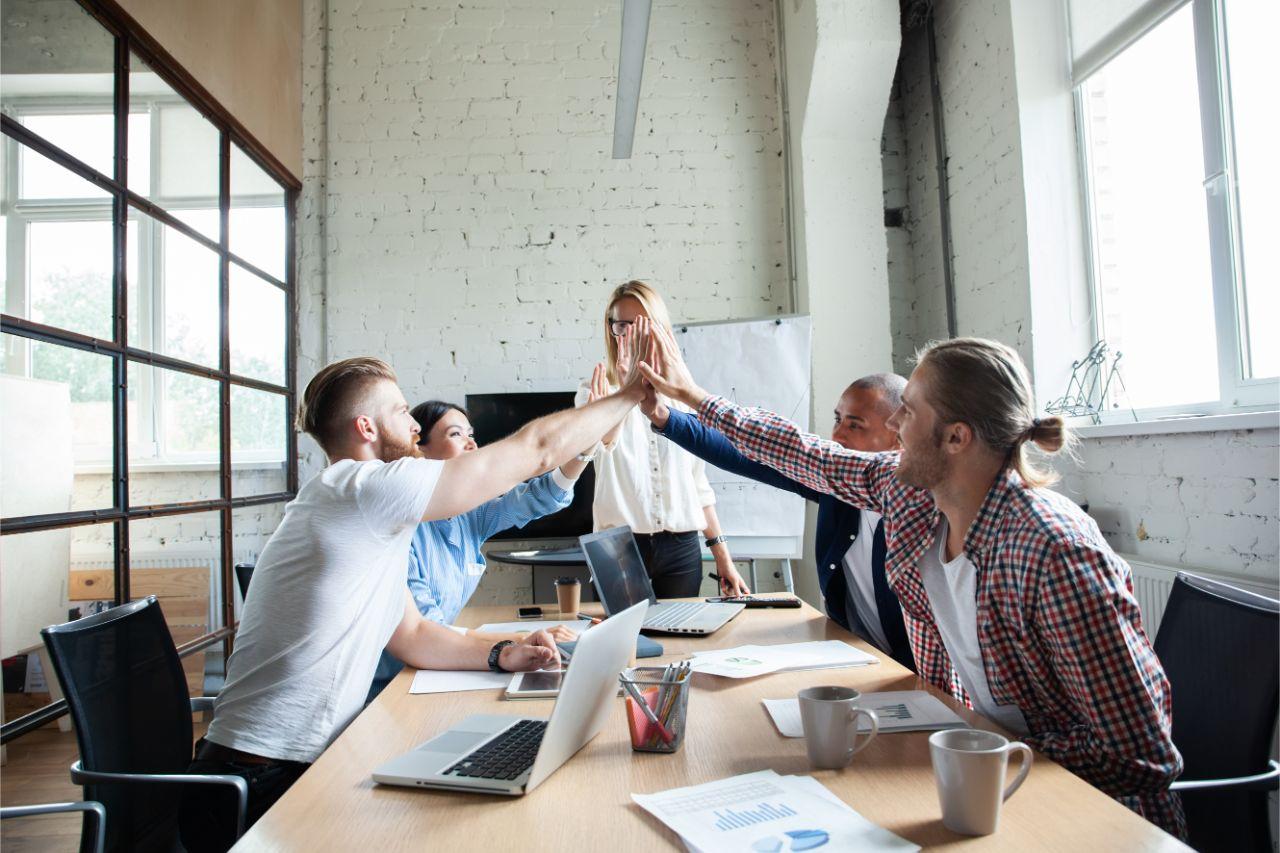 Mavie Work - Wie lange kann sich der Mensch konzentrieren 5 - Blog Weniger Arbeit macht zufriedener. Shutterstock.com / OPOLJA