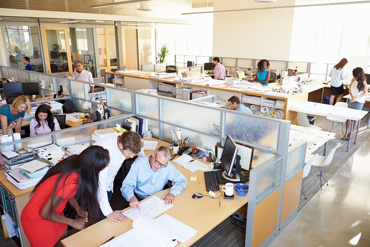 Mavie Work - Psychische Belastungen am Arbeitsplatz 3 - Blog Es gibt verschiedene Ursachen für eine psychische Überbelastung. Shutterstock.com / Monkey Business Images