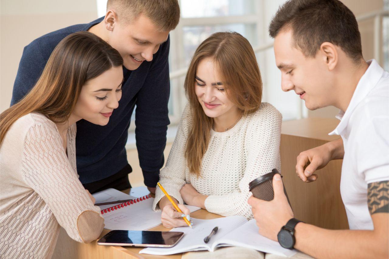 Mavie Work - Stressabbau 3 - Blog Es gibt verschiedene Arten von Stress.  Shutterstock.com / Nestor Rizhniak