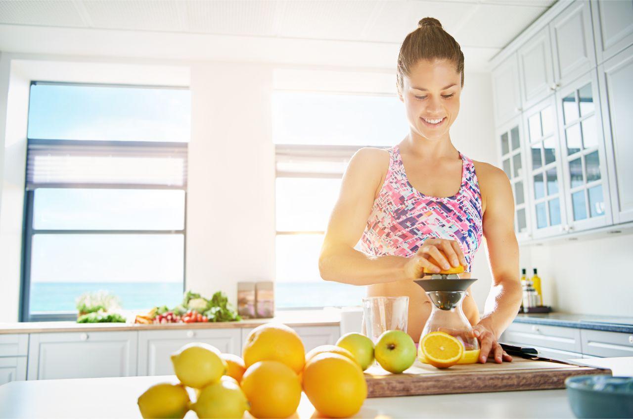 Mavie Work - Ascorbinsäure 5 - Blog Ein Vitamin-Boost in der Mittagspause steigert die Leistungsfähigkeit.
Shutterstock.com / Flamingo Images