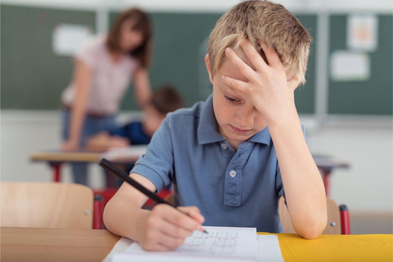 Mavie Work - Wie lange kann sich der Mensch konzentrieren 6 - Blog Kinder können sich noch nicht lange konzentrieren. Shutterstock.com / stockfour