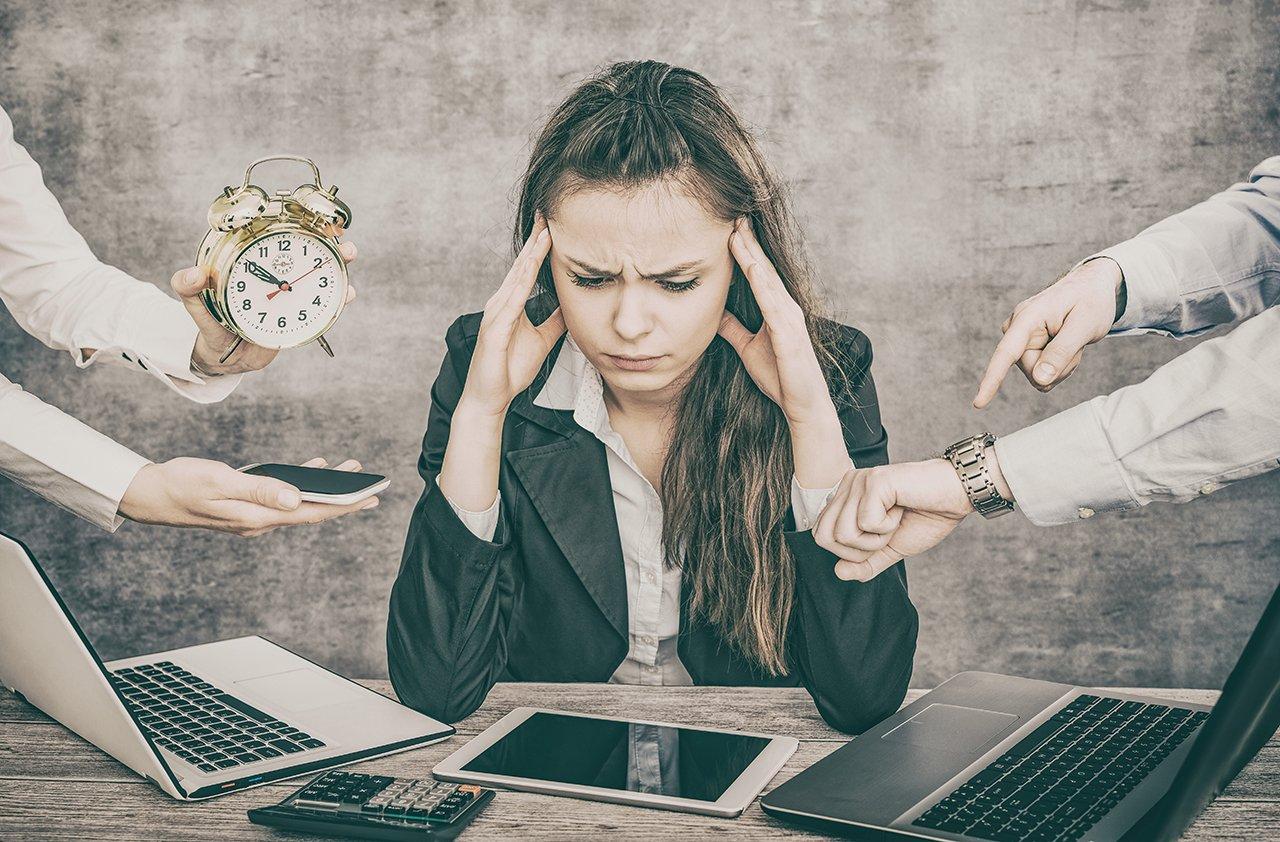 Mavie Work - Psychische Belastungen am Arbeitsplatz 2 - Blog Eine psychische Belastung tritt bei sehr hohem Stressniveau auf. Shutterstock.com / REDPIXEL.PL