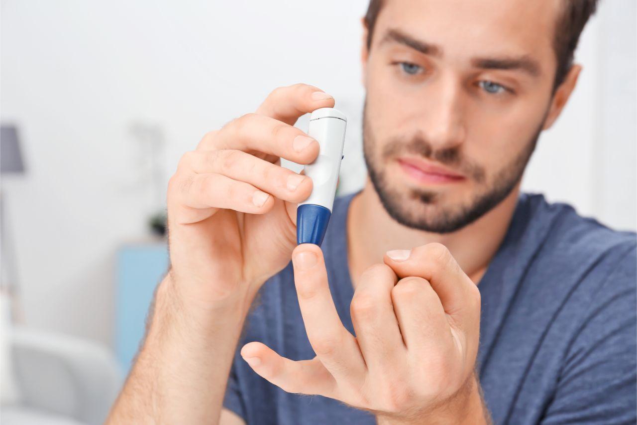 Mavie Work - Diabetes - Millionen Menschen sind noch nicht diagnostiziert 2 - Blog Diabetes tritt bei einem erhöhten Zuckerspiegel auf. Shutterstock.com / Africa Studio