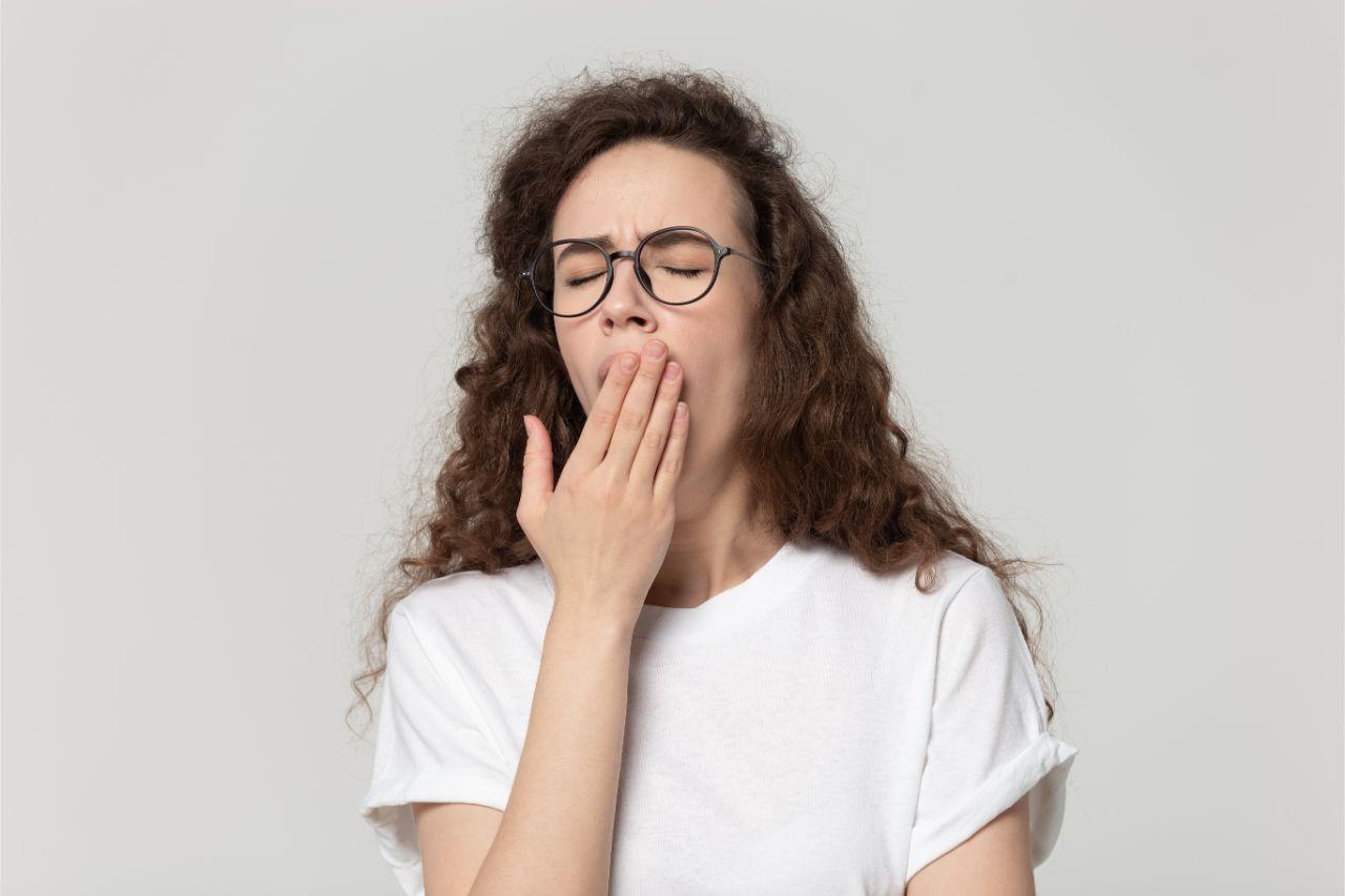 Mavie Work - Diabetes - Millionen Menschen sind noch nicht diagnostiziert 3 - Blog Müdigkeit ist eines von vielen Diabetes-Symptomen. Shutterstock.com / fizkes