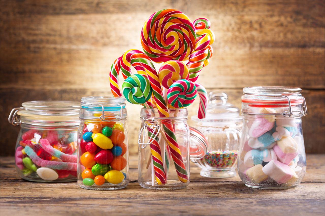 Mavie Work - Diabetes-Symptome 3 - Blog Zu viel Zucker kann vom Körper nicht mehr verstoffwechselt werden. Shutterstock.com / Nitr