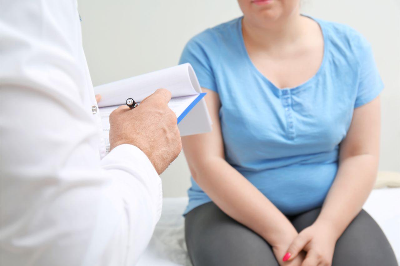 Mavie Work - Ab wann gilt der Mensch als übergewichtig 3 - Blog Das Blut liefert viele Informationen über die Gesundheit des Menschen.  Shutterstock.com / Africa Studio