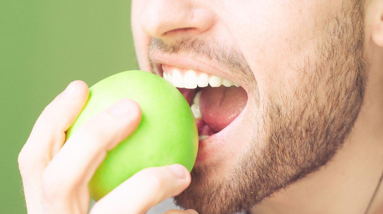 Mavie Work - Vitamin K 3 - Blog Vitamin K trägt zu gesunden Knochen bei.
Shutterstock.com / vandame